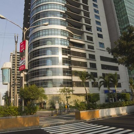 The Malayan Plaza Hotel Pasig City Экстерьер фото