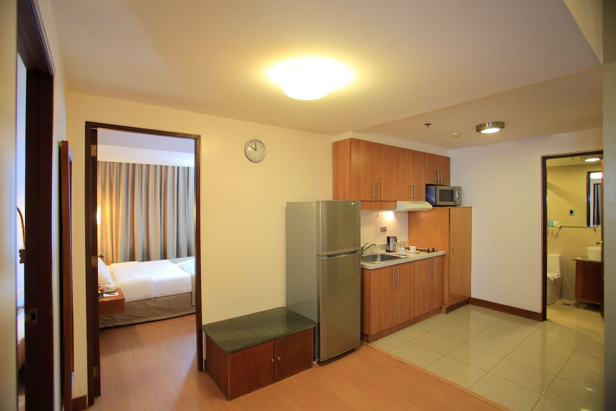 The Malayan Plaza Hotel Pasig City Экстерьер фото