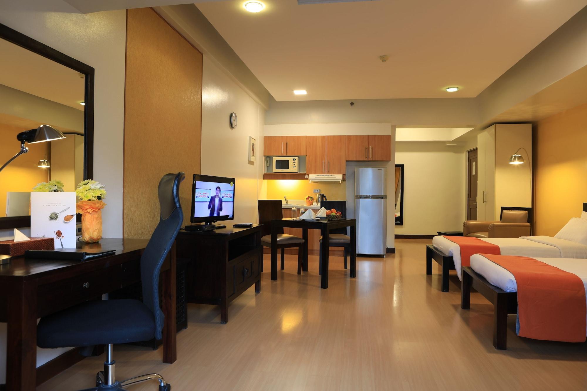 The Malayan Plaza Hotel Pasig City Экстерьер фото