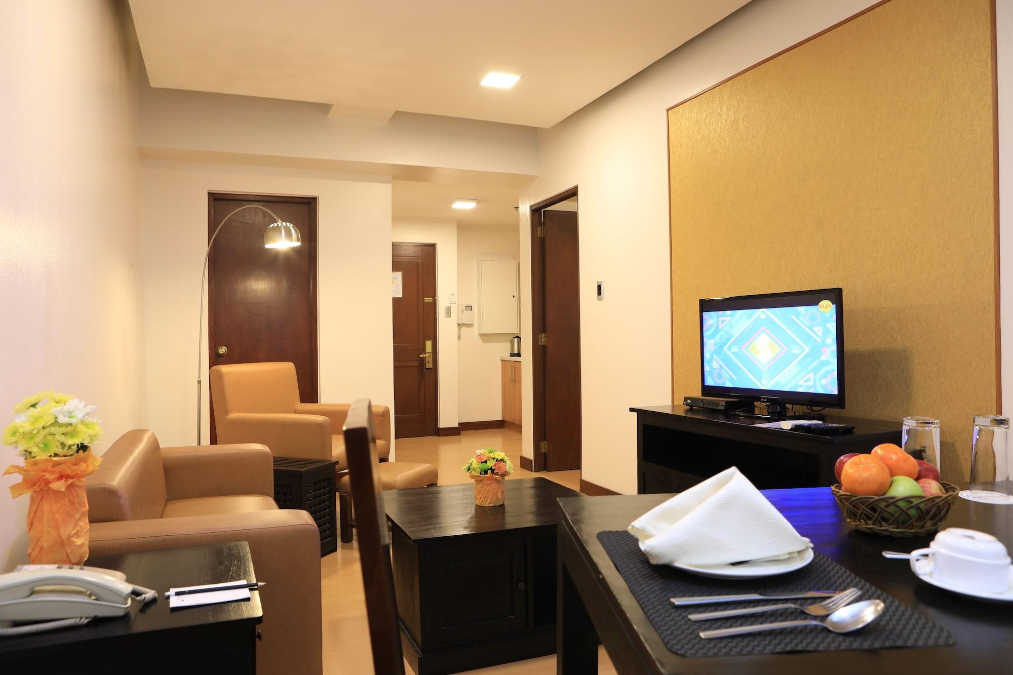 The Malayan Plaza Hotel Pasig City Экстерьер фото