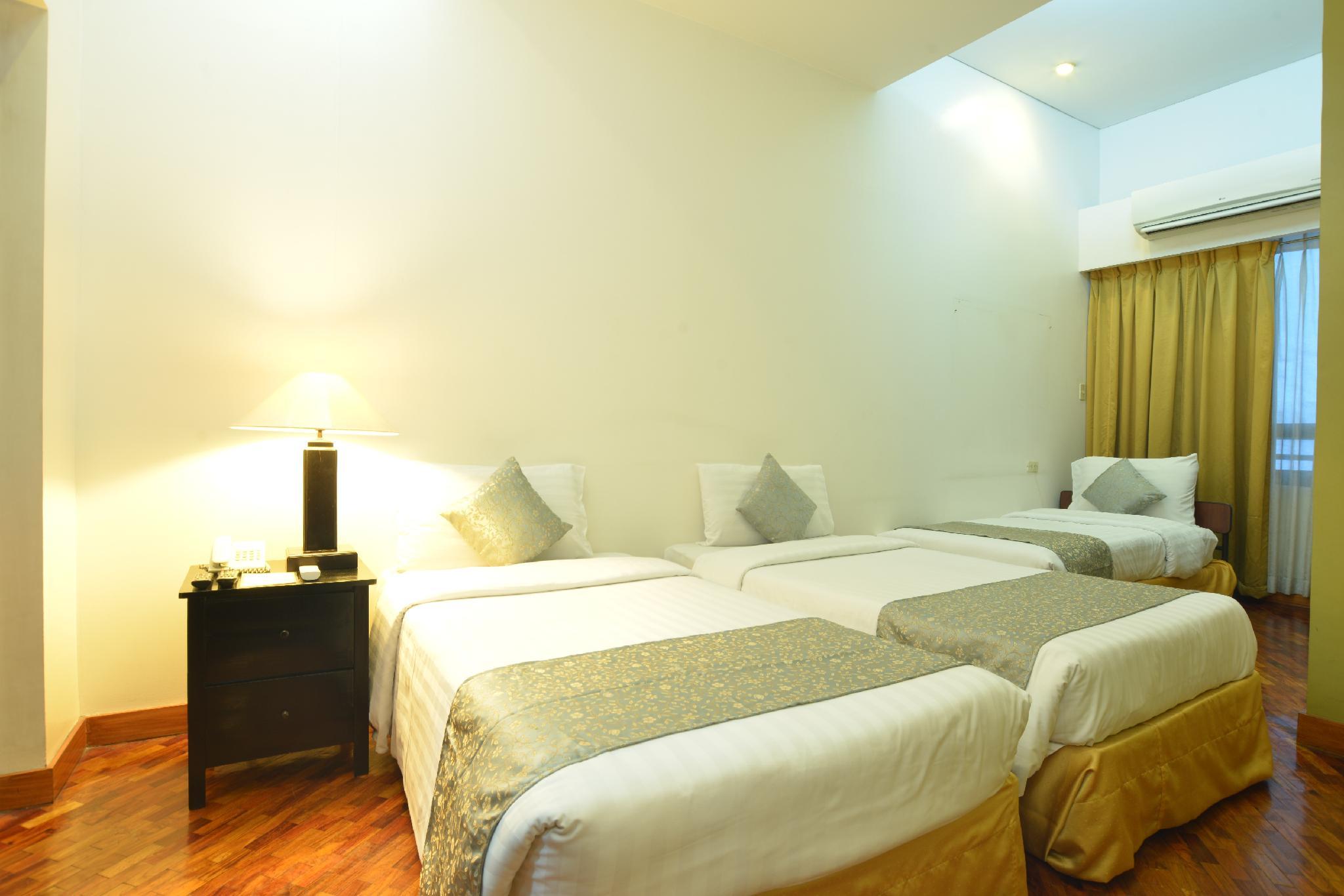 The Malayan Plaza Hotel Pasig City Экстерьер фото