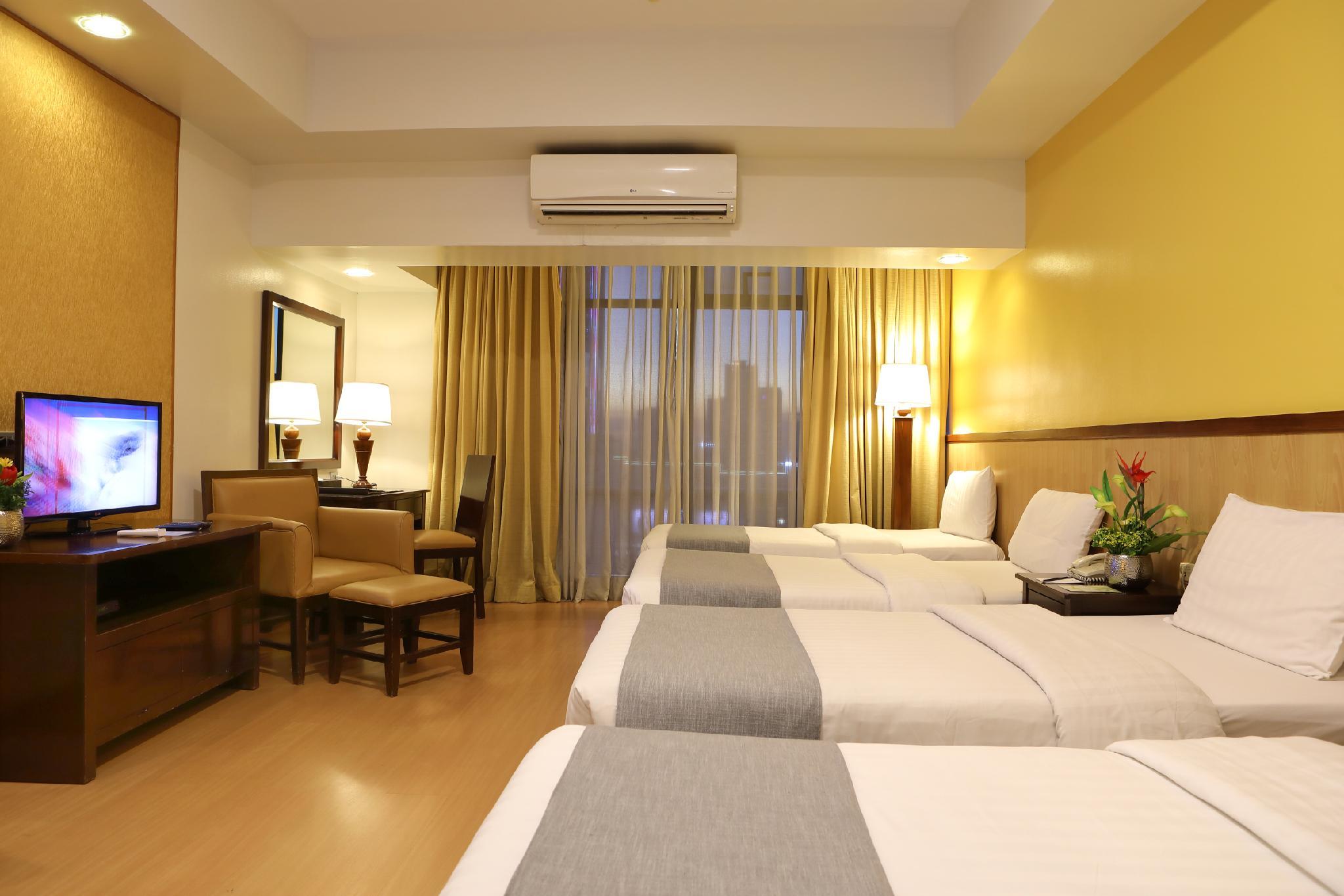 The Malayan Plaza Hotel Pasig City Экстерьер фото