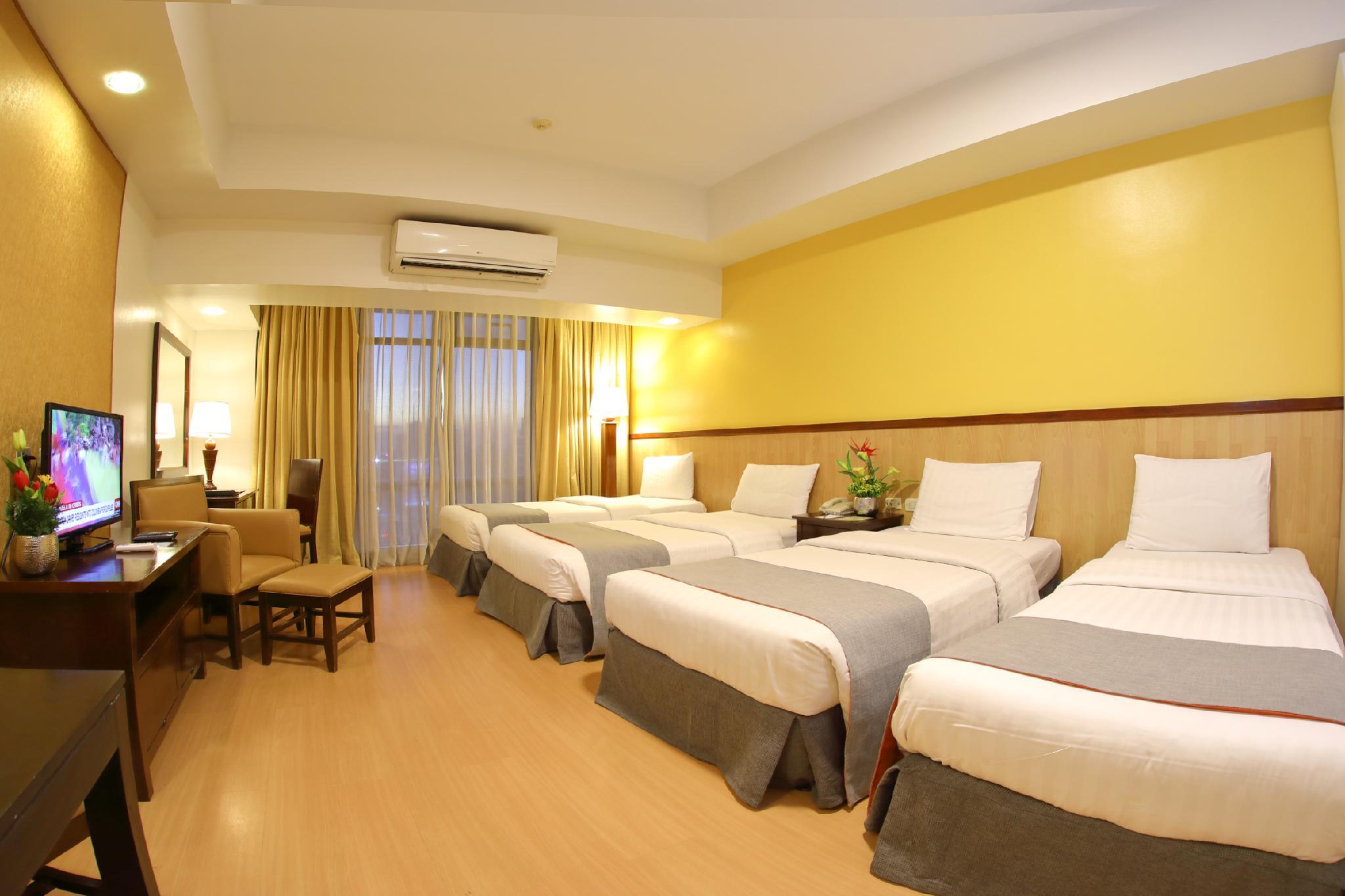 The Malayan Plaza Hotel Pasig City Экстерьер фото