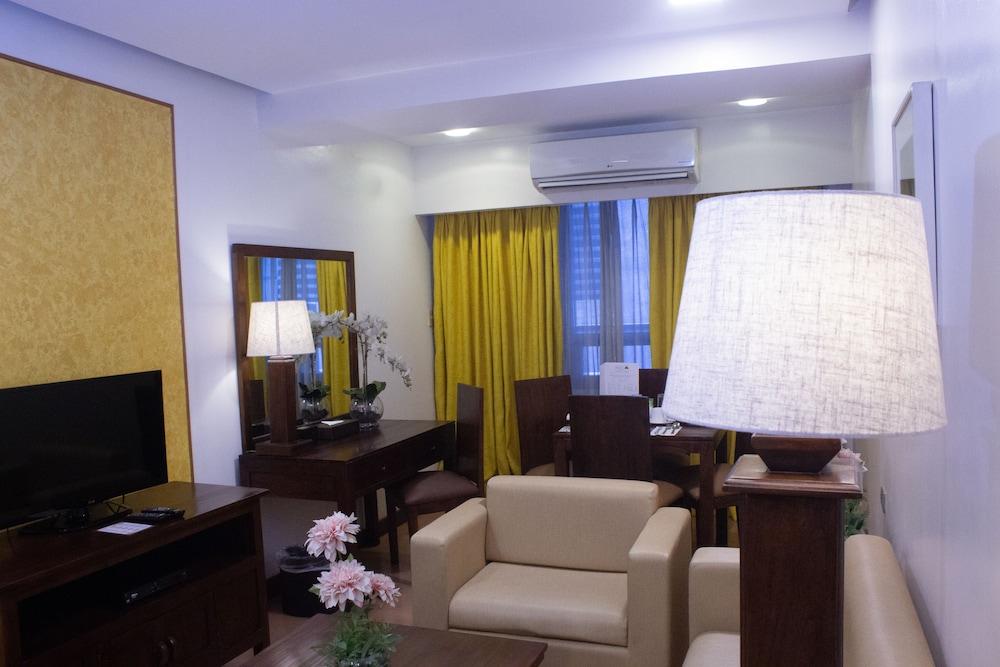 The Malayan Plaza Hotel Pasig City Экстерьер фото