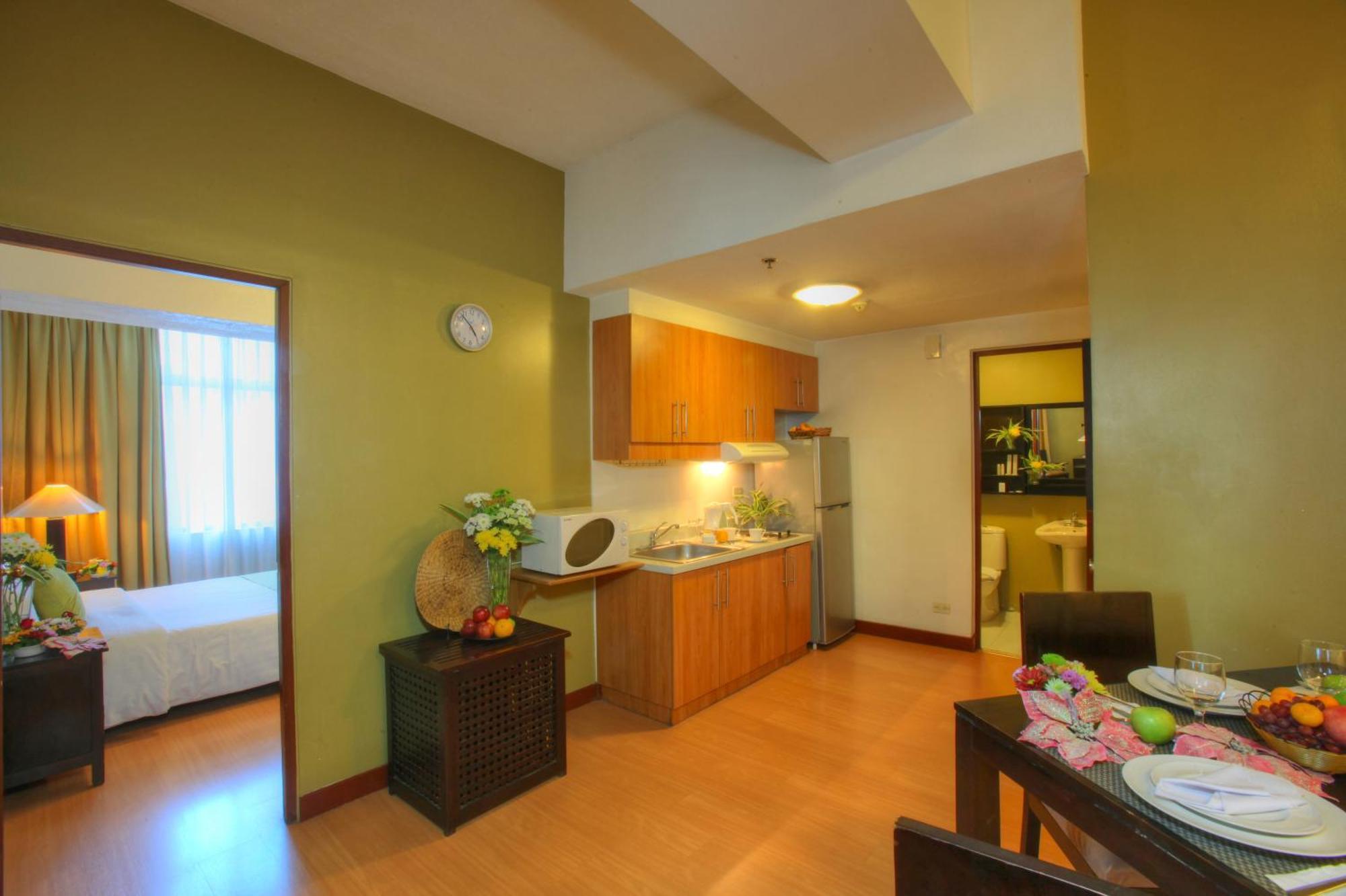 The Malayan Plaza Hotel Pasig City Экстерьер фото