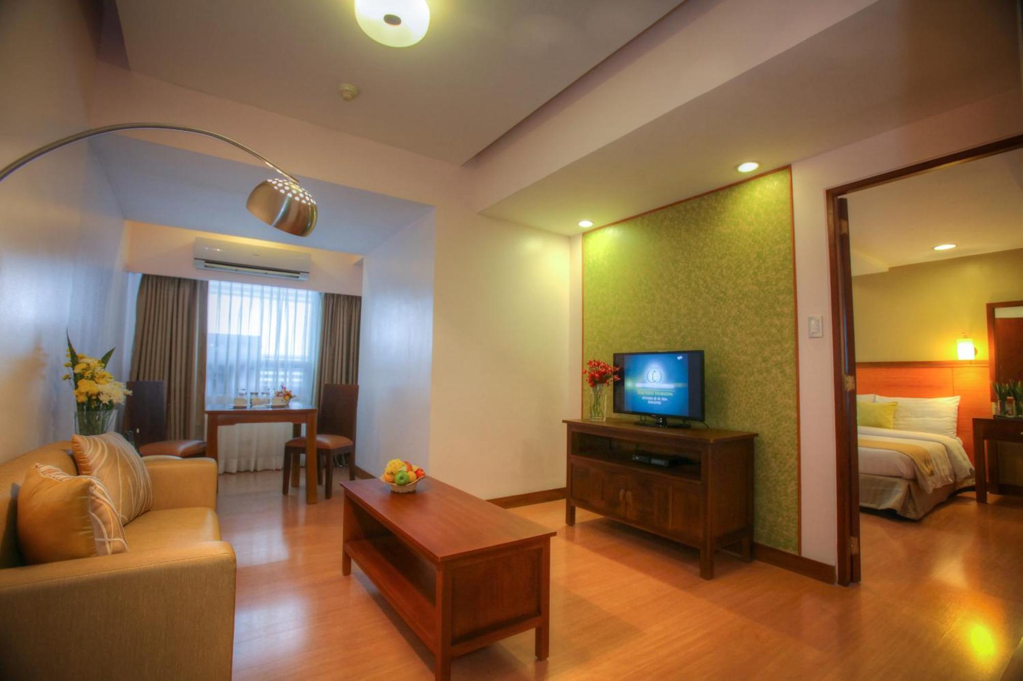 The Malayan Plaza Hotel Pasig City Экстерьер фото