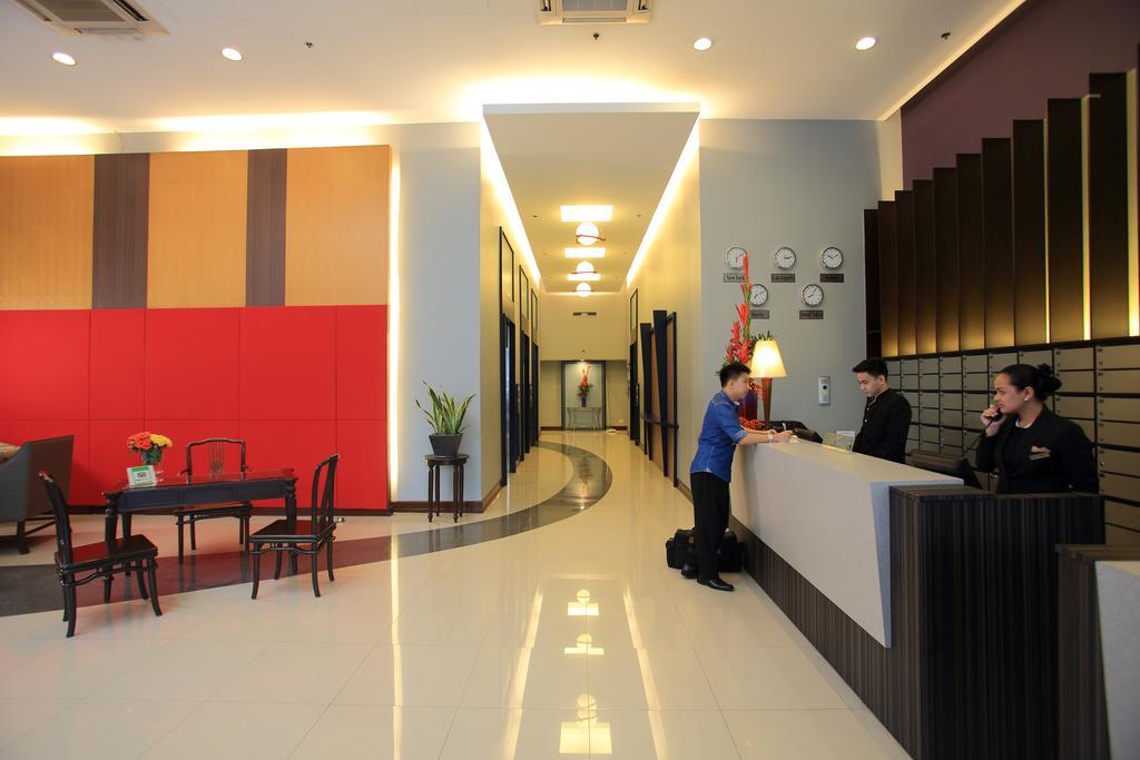 The Malayan Plaza Hotel Pasig City Экстерьер фото