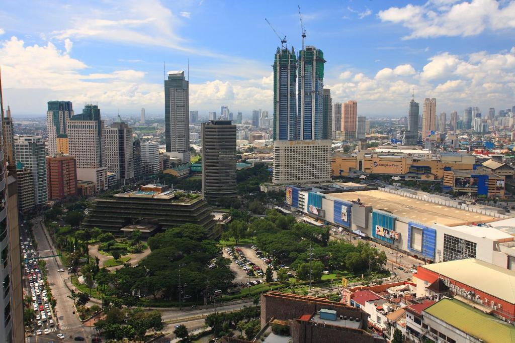 The Malayan Plaza Hotel Pasig City Экстерьер фото