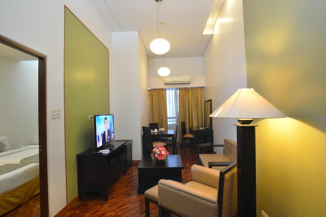 The Malayan Plaza Hotel Pasig City Экстерьер фото