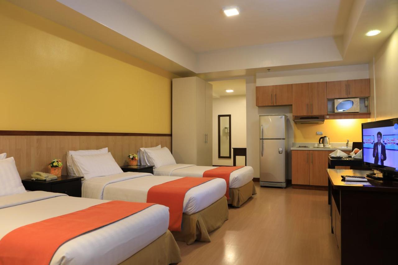 The Malayan Plaza Hotel Pasig City Экстерьер фото