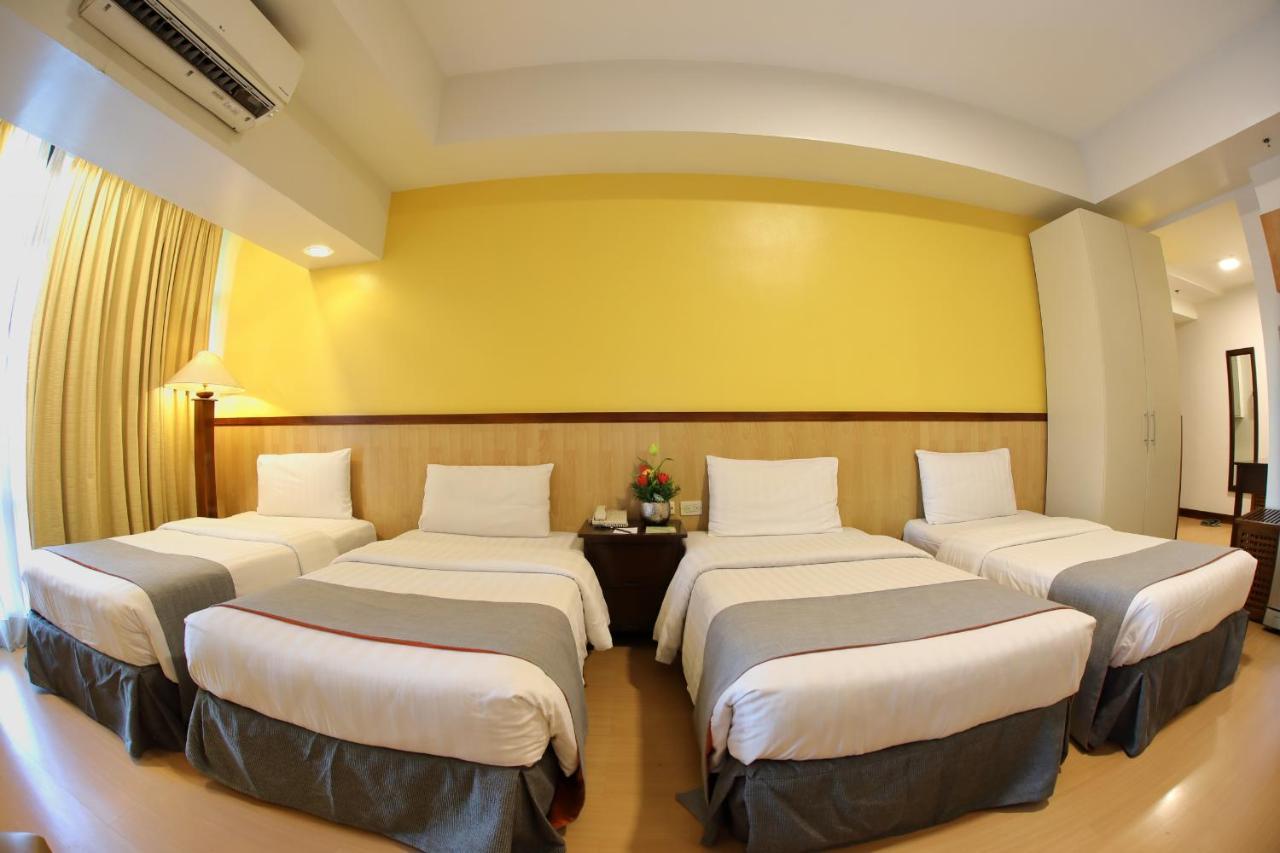 The Malayan Plaza Hotel Pasig City Экстерьер фото